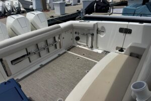 2021 Boston Whaler 380 Outrage for sale - photo 6