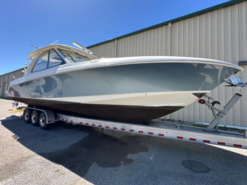 2021 Boston Whaler Realm 380