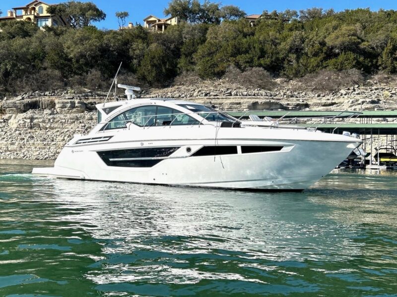 2021 Cruisers Yachts 50 Cantius
