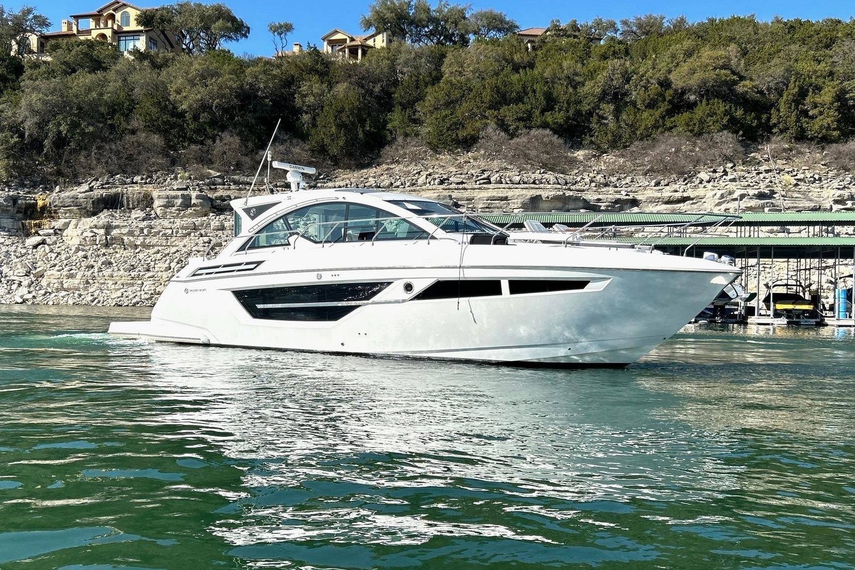 2021 Cruisers Yachts 50 Cantius for sale