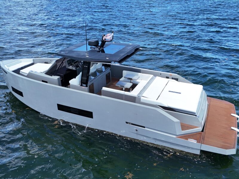 2021 De Antonio Yachts D42