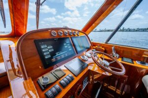 2021 Hinckley Talaria 43 for sale - photo 4