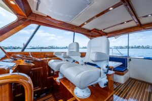 2021 Hinckley Talaria 43 for sale - photo 7