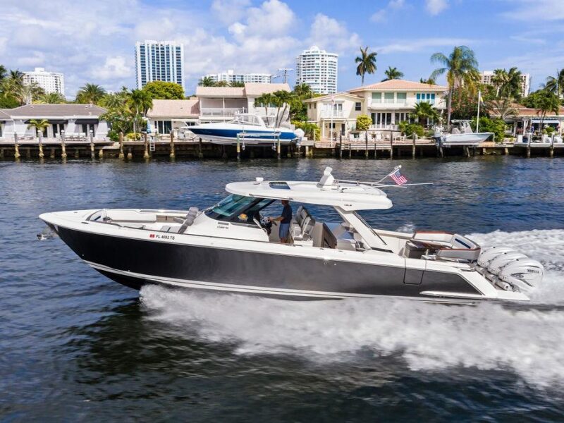 2021 Tiara Yachts 43 LS