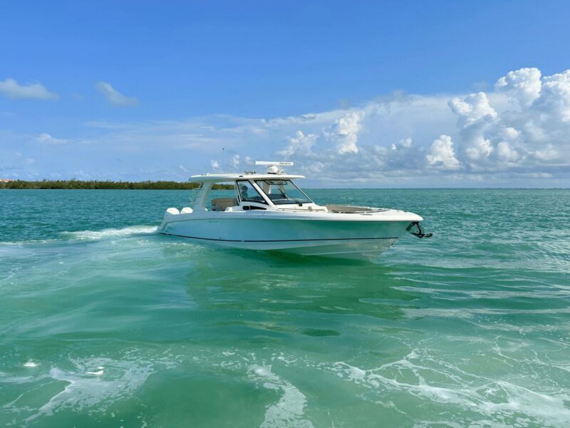 2023 Boston Whaler 350 Realm
