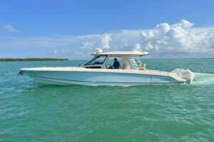 2023 Boston Whaler 350 Realm for sale - photo 2
