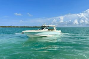 2023 Boston Whaler 350 Realm for sale - photo 3