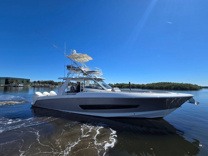 2023 Boston Whaler 420 Outrage