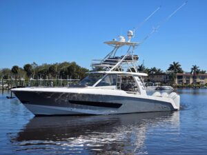 2023 Boston Whaler 420 Outrage for sale - photo 4