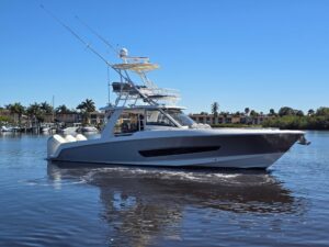 2023 Boston Whaler 420 Outrage for sale - photo 5