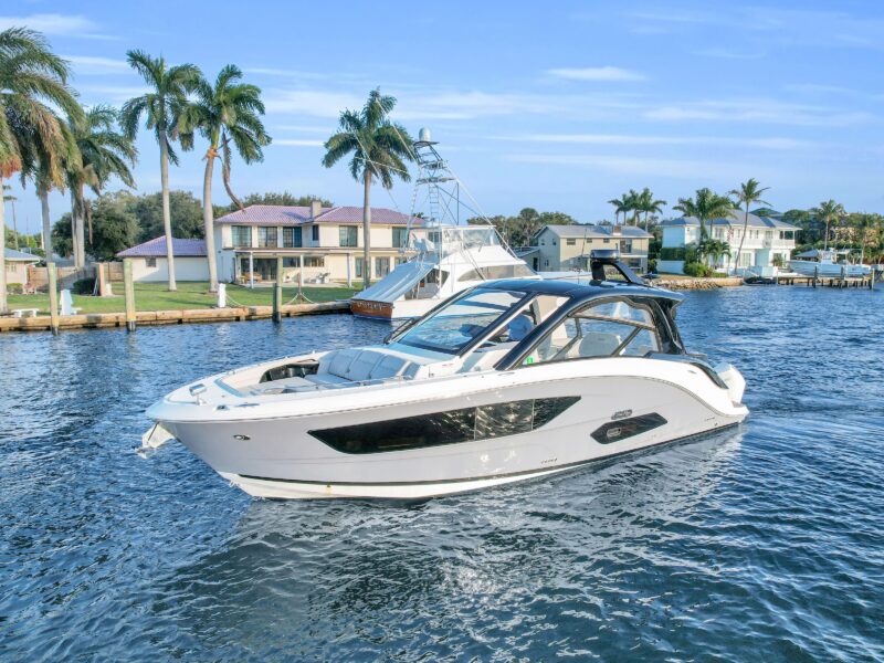 2023 Sea Ray Sundancer 370