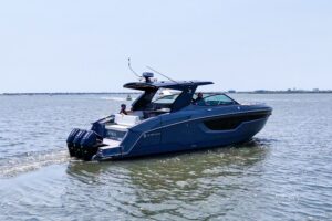 2024 Cruisers Yachts 38 GLS-OB SB for sale - photo 2