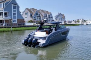 2024 Cruisers Yachts 38 GLS-OB SB for sale - photo 5