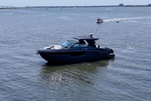 2024 Cruisers Yachts 38 GLS-OB SB for sale - photo 6