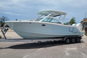 2024 Robalo R317 Dual Console for sale - photo 2