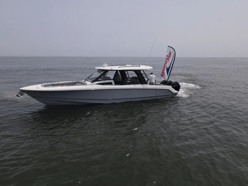 2025 Boston Whaler 350 Realm