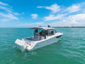 2025 Boston Whaler 365 Conquest for sale - photo 7