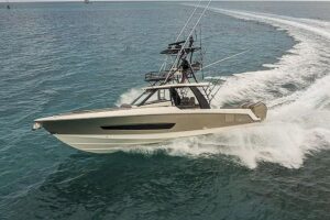 2025 Boston Whaler 420 Outrage for sale - photo 4