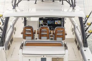 2025 Boston Whaler 420 Outrage for sale - photo 8