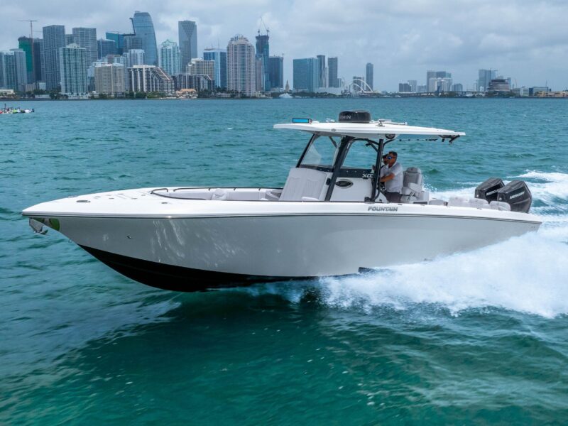 2025 Fountain 34 Center Console