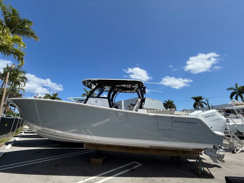 2025 Sportsman Open 322 Center Console