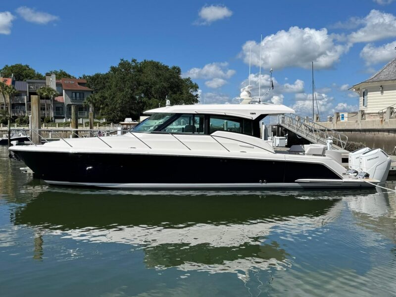 2025 Tiara Yachts 43 LE