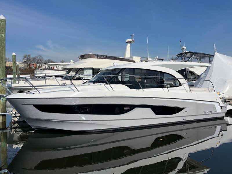 2026 Beneteau Antares 11