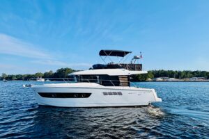 2026 Beneteau Swift Trawler 37 Fly for sale - photo 3