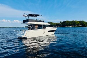 2026 Beneteau Swift Trawler 37 Fly for sale - photo 6