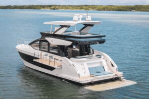 2026 Cruisers Yachts 57 Fly for sale