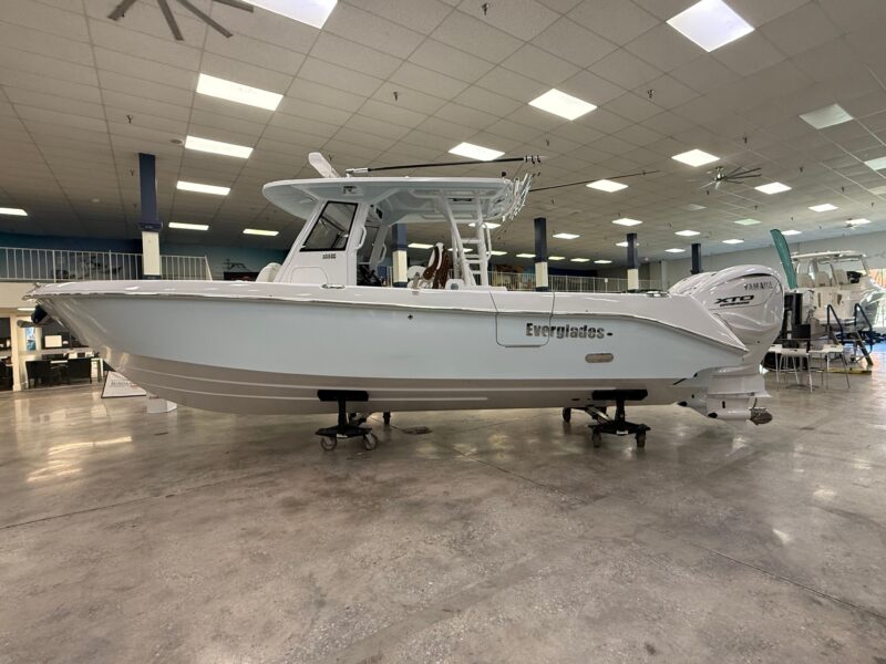 2026 Everglades 335 Center Console