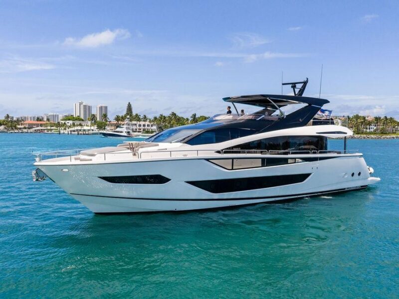 2026 Sunseeker 88 Yacht