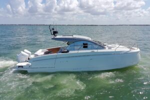 2027 Beneteau Gran Turismo 40 for sale - photo 2