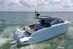 2027 Beneteau Gran Turismo 40 for sale - photo 4
