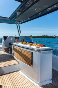 2027 Beneteau Grand Trawler 63 for sale - photo 4