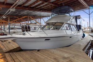 2000 Bayliner 4087 Aft Cabin Motoryacht for sale - photo 2