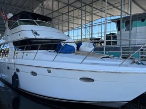 2001 Carver 450 Voyager Pilothouse for sale - photo 2