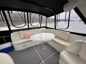 2001 Carver 570 Voyager Pilothouse for sale - photo 7
