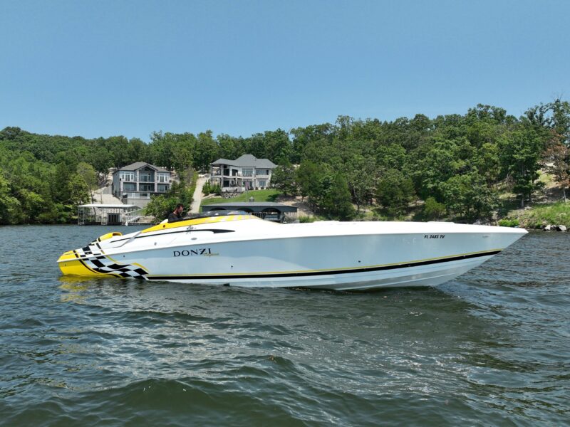 2002 Donzi 38 Daytona