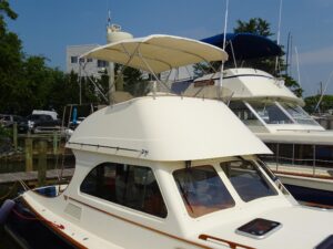 2002 Hinckley Talaria 44 Flybridge for sale - photo 6