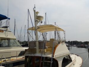 2002 Hinckley Talaria 44 Flybridge for sale - photo 7