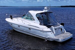 2003 Cruisers Yachts 3970 Express for sale - photo 4