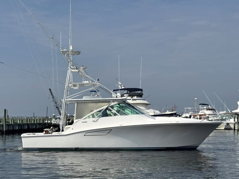 2004 Cabo 40 Express