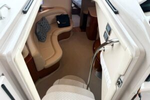 2004 Sea Ray 390 Motor Yacht for sale - photo 8