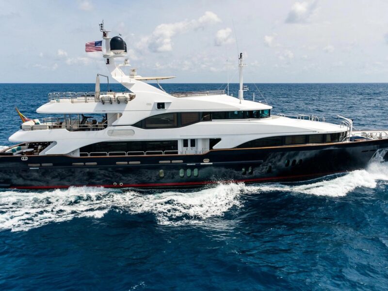 2005 Benetti Vision 145