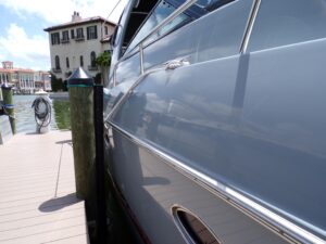 2005 Cruisers Yachts 370 Express for sale - photo 3