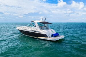 2005 Formula 48 Yacht for sale - photo 2