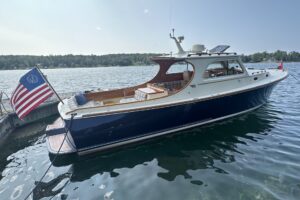 2005 Hinckley Picnic Boat 36 EP for sale - photo 3