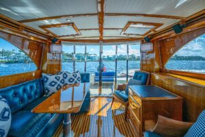 2005 Hinckley Talaria 55 for sale - photo 8