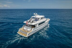 2005 Horizon 94 Motor Yacht for sale - photo 2